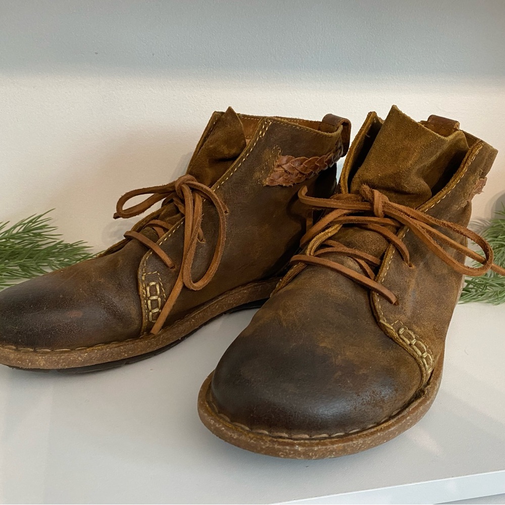 Born Temple Women’s Size 10 Distressed Brown Leather Chukka Boots - Picture 3 of 7